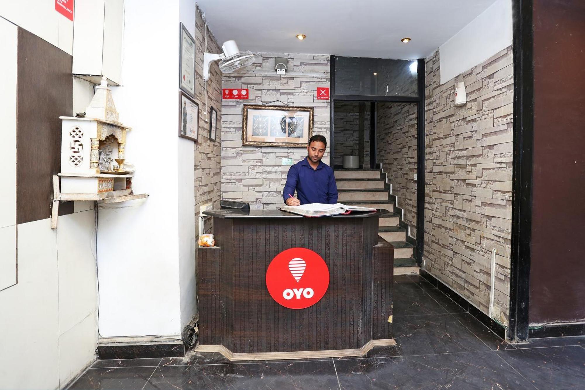 Oyo Flagship Hotel F Five New Delhi Ngoại thất bức ảnh