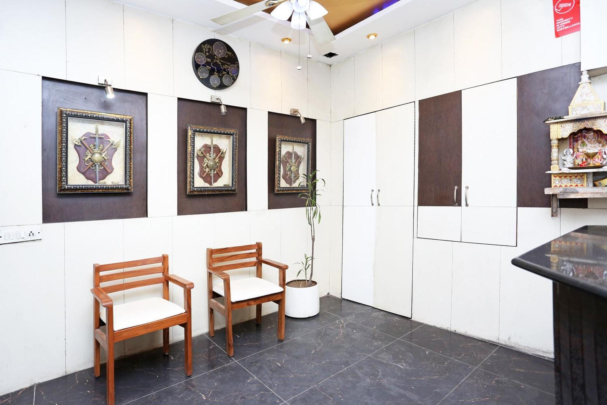 Oyo Flagship Hotel F Five New Delhi Ngoại thất bức ảnh