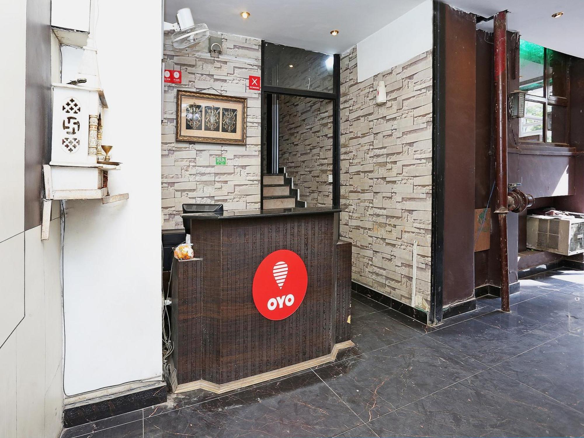Oyo Flagship Hotel F Five New Delhi Ngoại thất bức ảnh