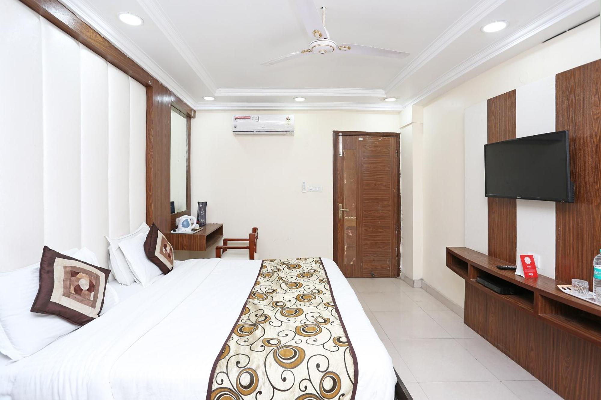 Oyo Flagship Hotel F Five New Delhi Ngoại thất bức ảnh