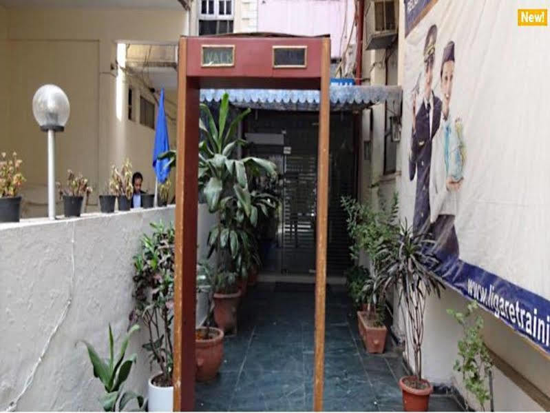 Oyo Flagship Hotel F Five New Delhi Ngoại thất bức ảnh
